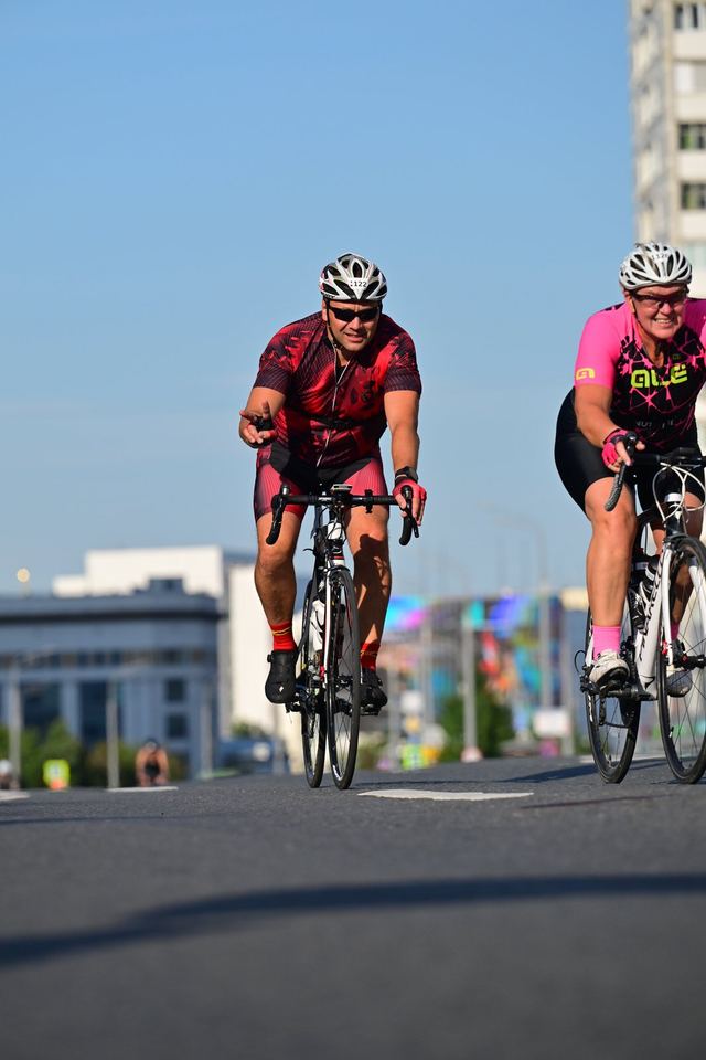 Фото 1954a8bbbf7a4f3cae3c5f8b065ce6af с события Cyclingrace Вечернее Садовое