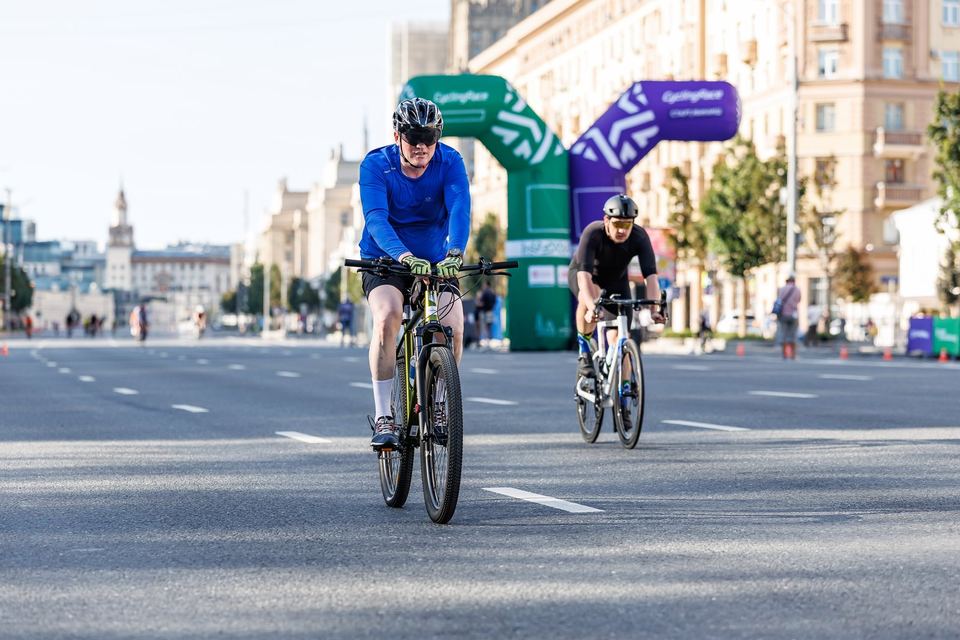 Фото 2e20f6f8780d4911b3f72adc41454c62 с события Cyclingrace Вечернее Садовое