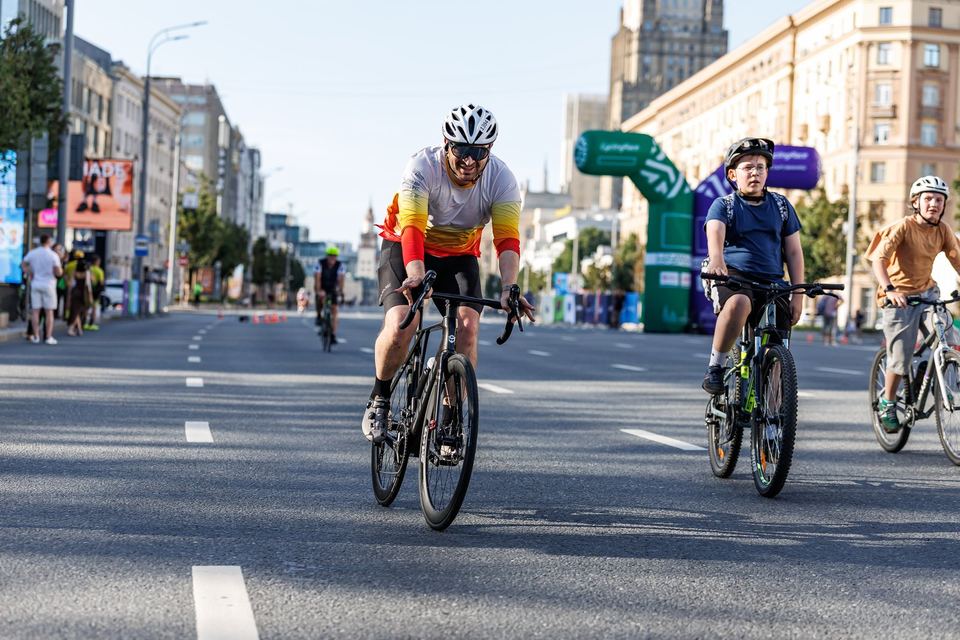 Фото f55792d819704ee8bed39bf569ba69d7 с события Cyclingrace Вечернее Садовое