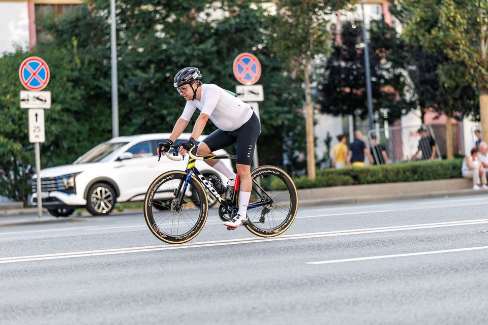 Фото 5b057ddd1d2044af960e1df0f6075e17 с события Cyclingrace Вечернее Садовое
