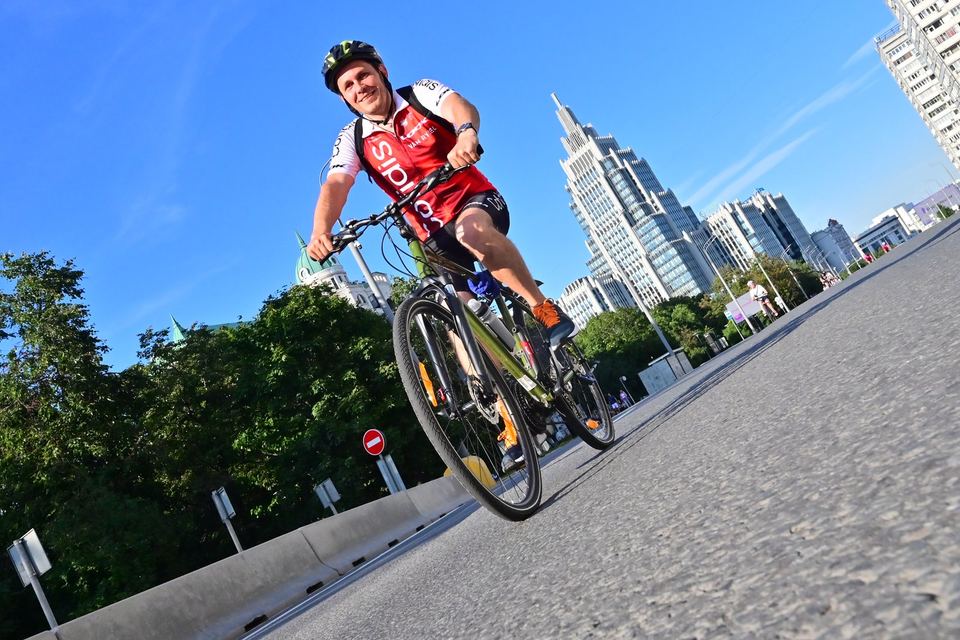 Фото f71d675bc80947d3a739f4f8b42a3b77 с события Cyclingrace Вечернее Садовое
