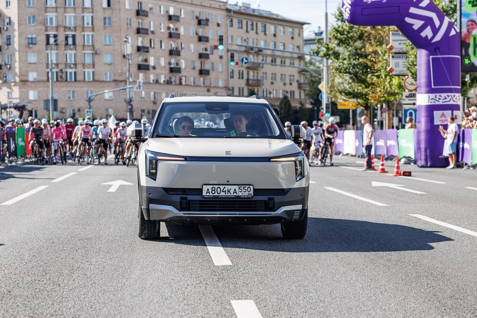 Фото 142d08cbd90d4cd6a2f0b7cc53c61b68 с события Cyclingrace Вечернее Садовое