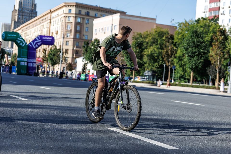 Фото b7b75f0d1b2545859e6b67c8aeaaee04 с события Cyclingrace Вечернее Садовое