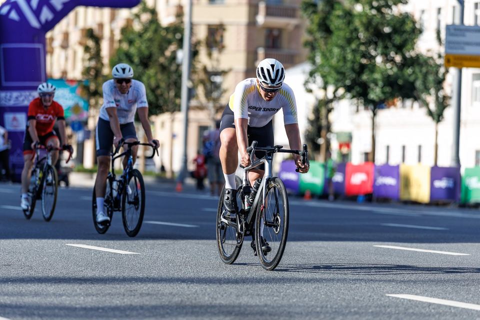 Фото e279a7e0d21f4152aa730f27968cea40 с события Cyclingrace Вечернее Садовое