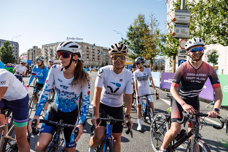 Фото 3e7fd12b311f44e3a582c472264d6a16 с события Cyclingrace Вечернее Садовое