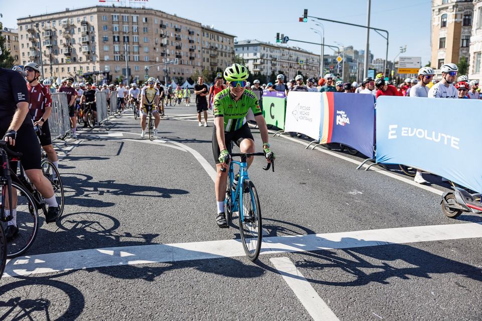 Фото 84f6d02f3610415fbfeb2e23d6b6d357 с события Cyclingrace Вечернее Садовое