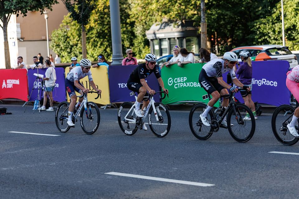 Фото c53d80f4093f483db1e0a1b29bb35b6e с события Cyclingrace Вечернее Садовое