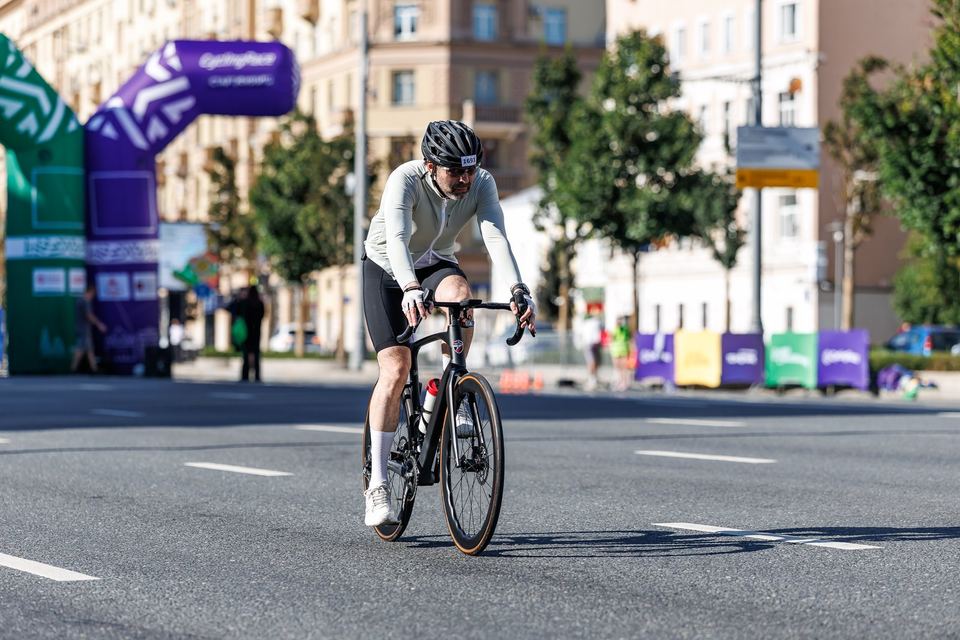 Фото 6a3fe0cfb9394f1e9ecbd1c67d54fc36 с события Cyclingrace Вечернее Садовое
