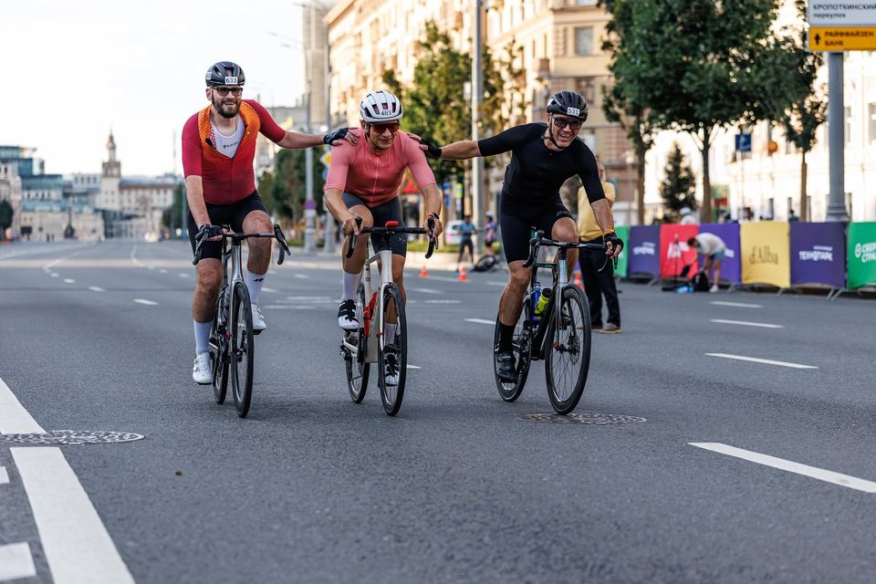 Фото 564c2be44bc24a38be7b41a6551f2e08 с события Cyclingrace Вечернее Садовое