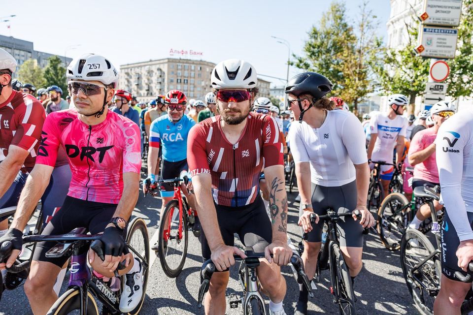 Фото 0ed09a4a7f6541cd9842f4e8b374b594 с события Cyclingrace Вечернее Садовое