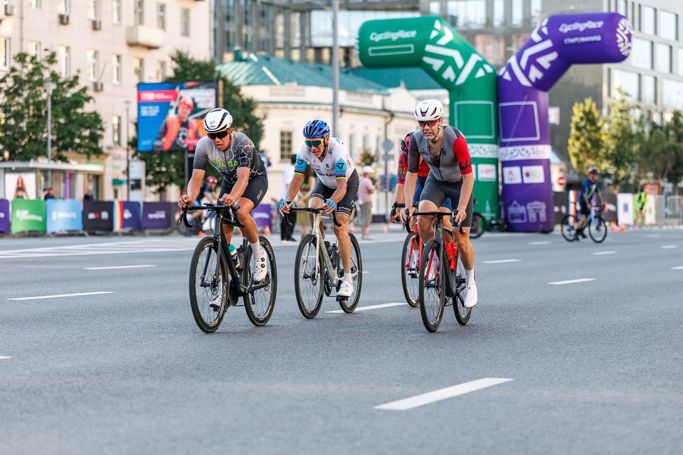 Фото ef0e196fb7534164a0e7dcffa89cf087 с события Cyclingrace Вечернее Садовое