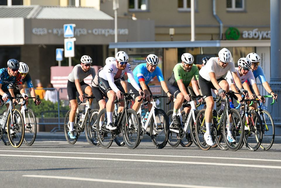 Фото 06d8e2df2c4b46e5ad47407932927e66 с события Cyclingrace Вечернее Садовое