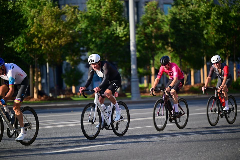Фото 3200a0eb29c04127b6a76991887ab4c1 с события Cyclingrace Вечернее Садовое