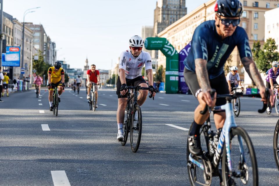Фото 60a7a970b0504e7ab0656fa572f1c77a с события Cyclingrace Вечернее Садовое