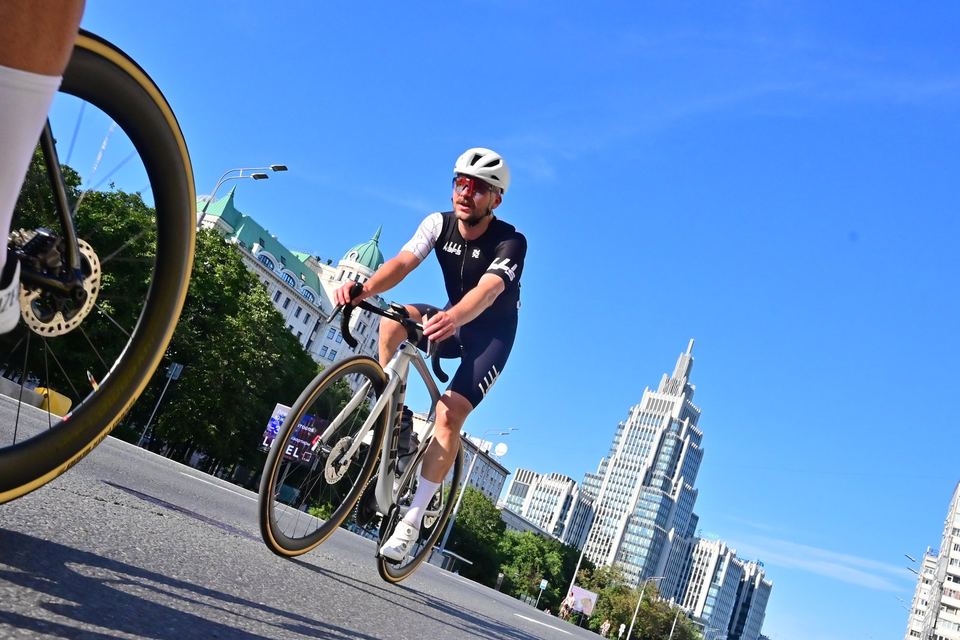 Фото 76c06d2ed2ae4f36a59f56dbd36f30b9 с события Cyclingrace Вечернее Садовое