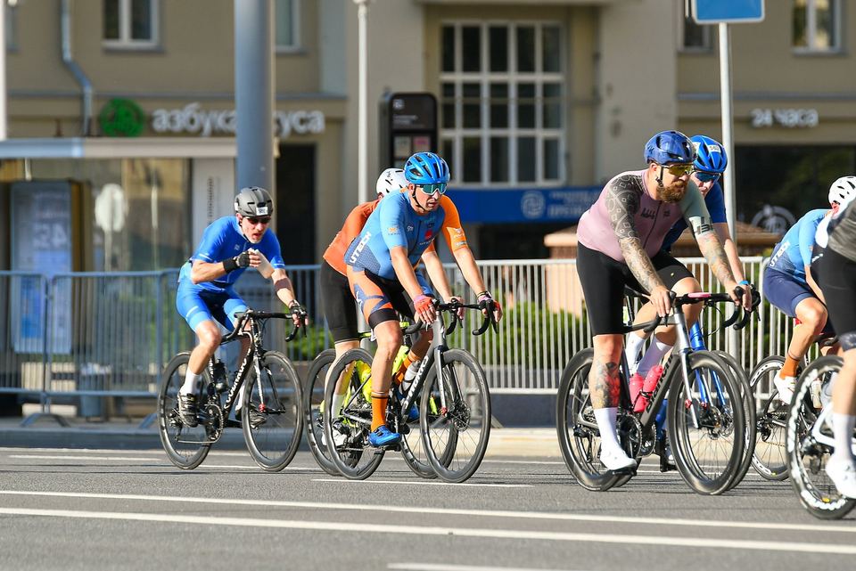 Фото d3ad6e51f30e4b5ea5d0913e9450de85 с события Cyclingrace Вечернее Садовое