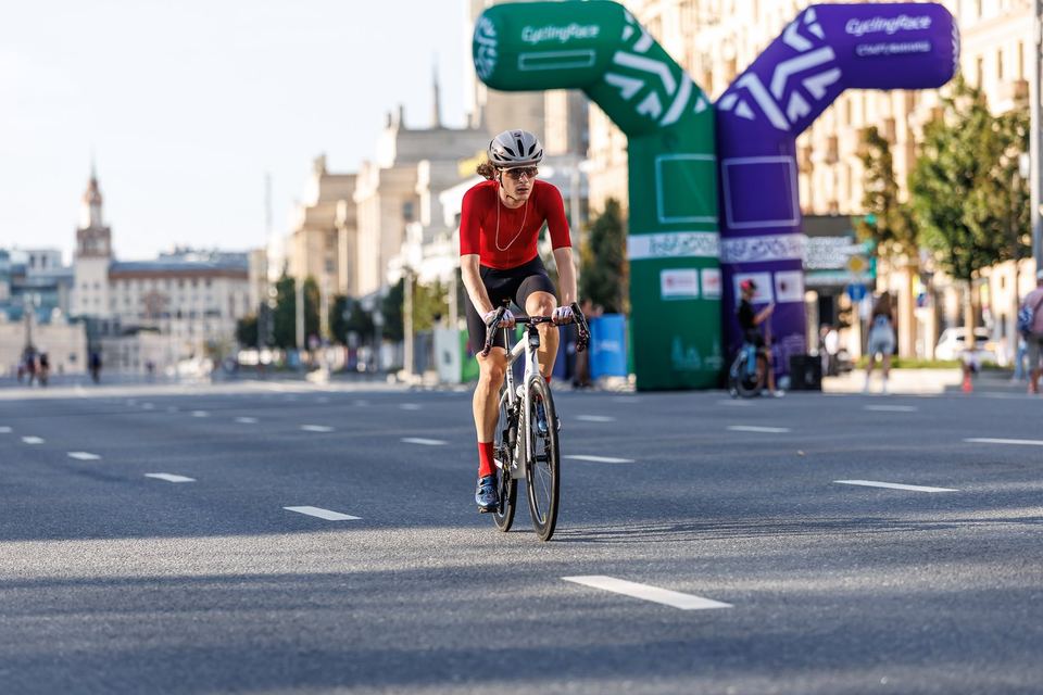 Фото 38e22e29ee8346bc9351a3e663531b99 с события Cyclingrace Вечернее Садовое