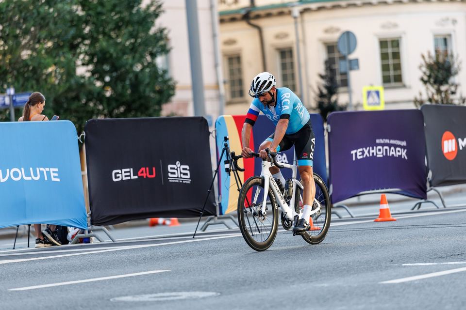 Фото 4feba1182add45c2a0eecfd6e3edba33 с события Cyclingrace Вечернее Садовое