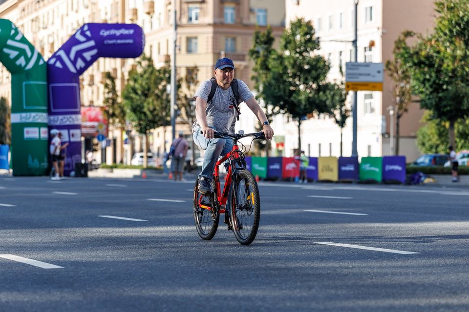 Фото fe9dbb5f7c2d4f7fa7d2cd46b0464028 с события Cyclingrace Вечернее Садовое