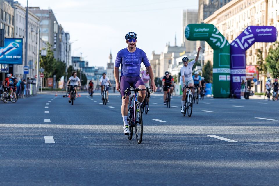 Фото d0abe8828daf4de08fd6f1802be36138 с события Cyclingrace Вечернее Садовое